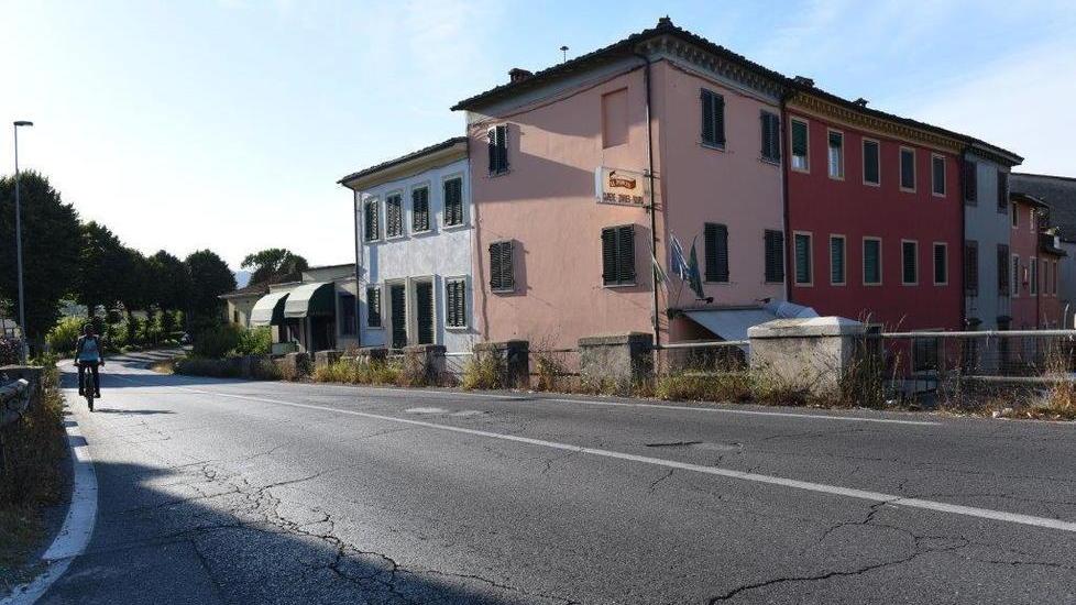 «Mio figlio preso a pugni da un automobilista»
