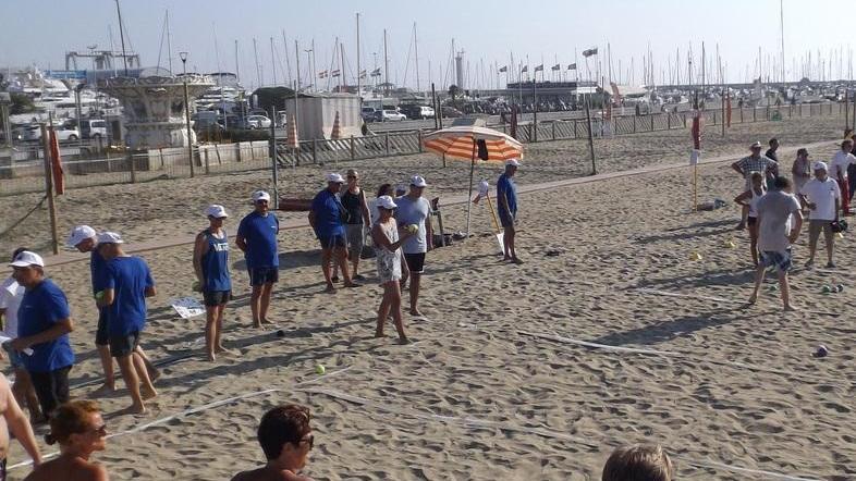 Sulla spiaggia di Viareggio impazza il “Beach Bocce”