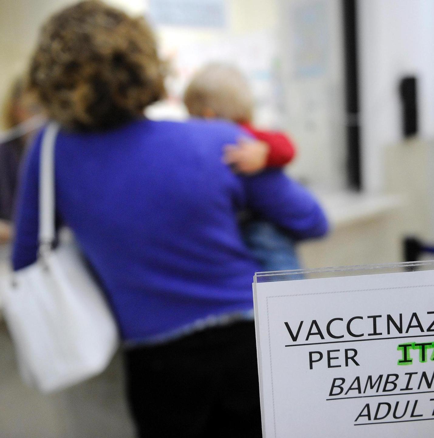 I prèsidi sardi: i bimbi non vaccinati non entrano a scuola 