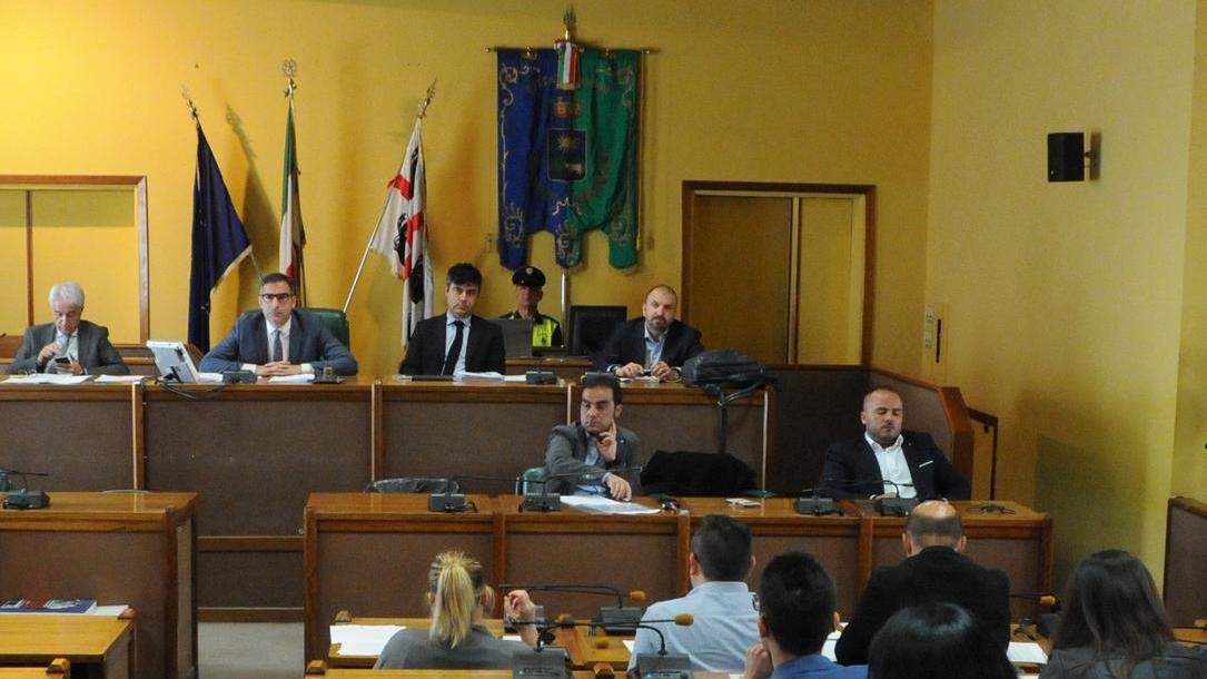 Crisi, la Città in Comune accorre in aiuto di Soddu