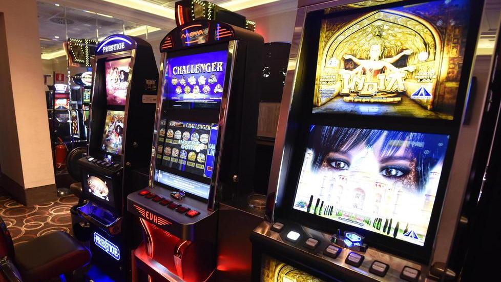 Slot machines simili a quelle manomesse nellla sala giochi a Cecina