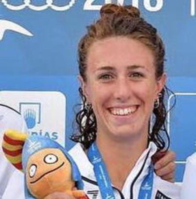 La fucecchiese Linda Caponi regina ai tricolori di nuoto conquista tre medaglie d’oro 