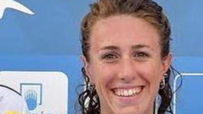 La fucecchiese Linda Caponi regina ai tricolori di nuoto conquista tre medaglie d’oro
