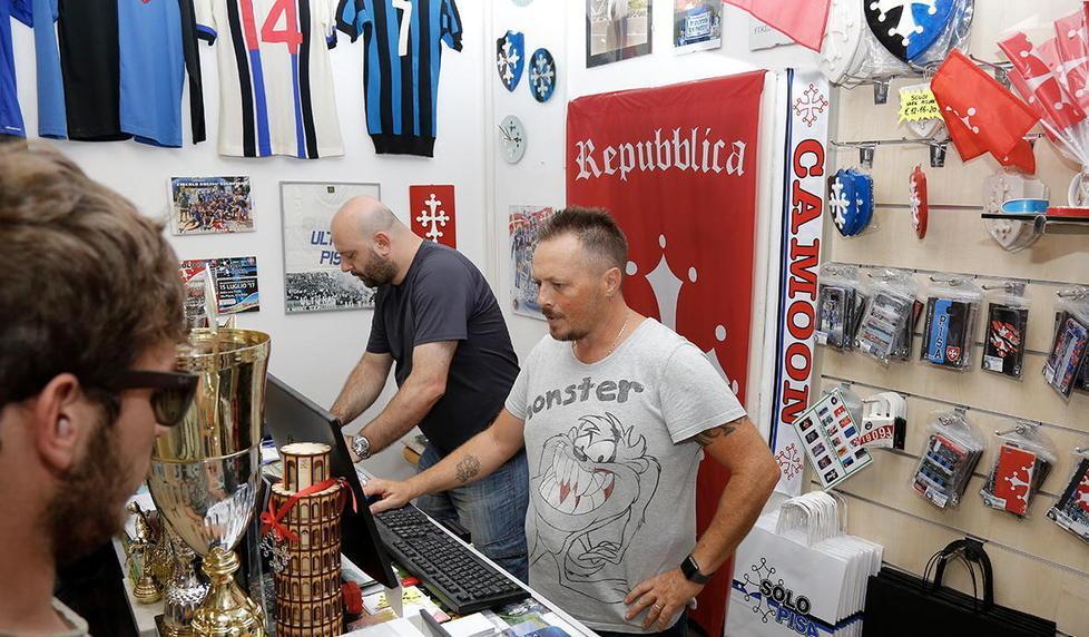 Tutti in fila sotto il sole: ieri 230 abbonamenti siamo a quota 2500 Ancora posti in Curva