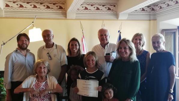 «Grazie per il tuo coraggio» Premio al baby surfista eroe
