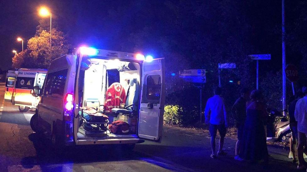 Scontro tra motorini: in tre all’ospedale
