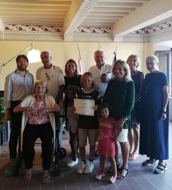 Premio al baby surfista che ha salvato un uomo in mare 