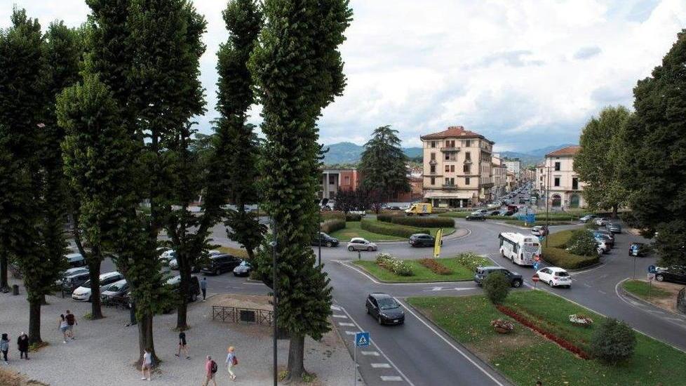 Aree di sosta davanti alle porte storiche