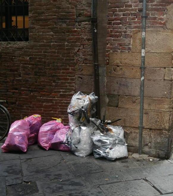 Ancora rifiuti in centro storico