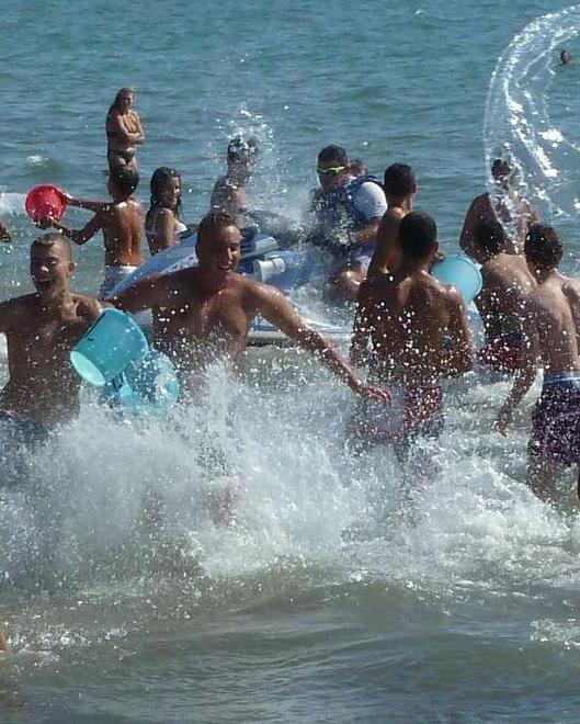 I gavettoni non fanno più paura nessun Comune li vuole vietare 