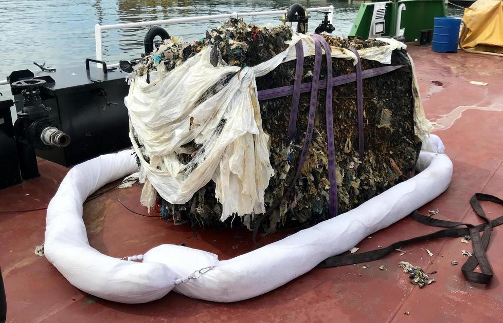 Recuperata in mare l’ecoballa Acqua pulita, Ferragosto salvo 