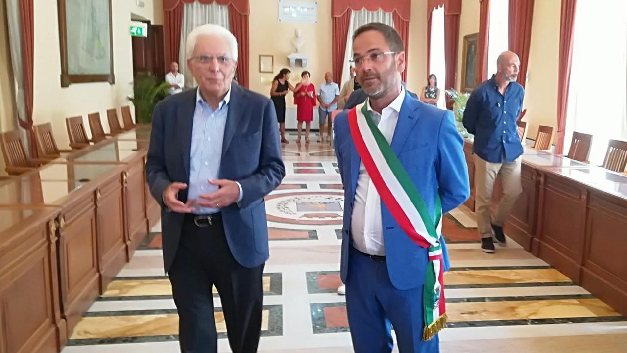 Mattarella a sorpresa va a trovare il sindaco