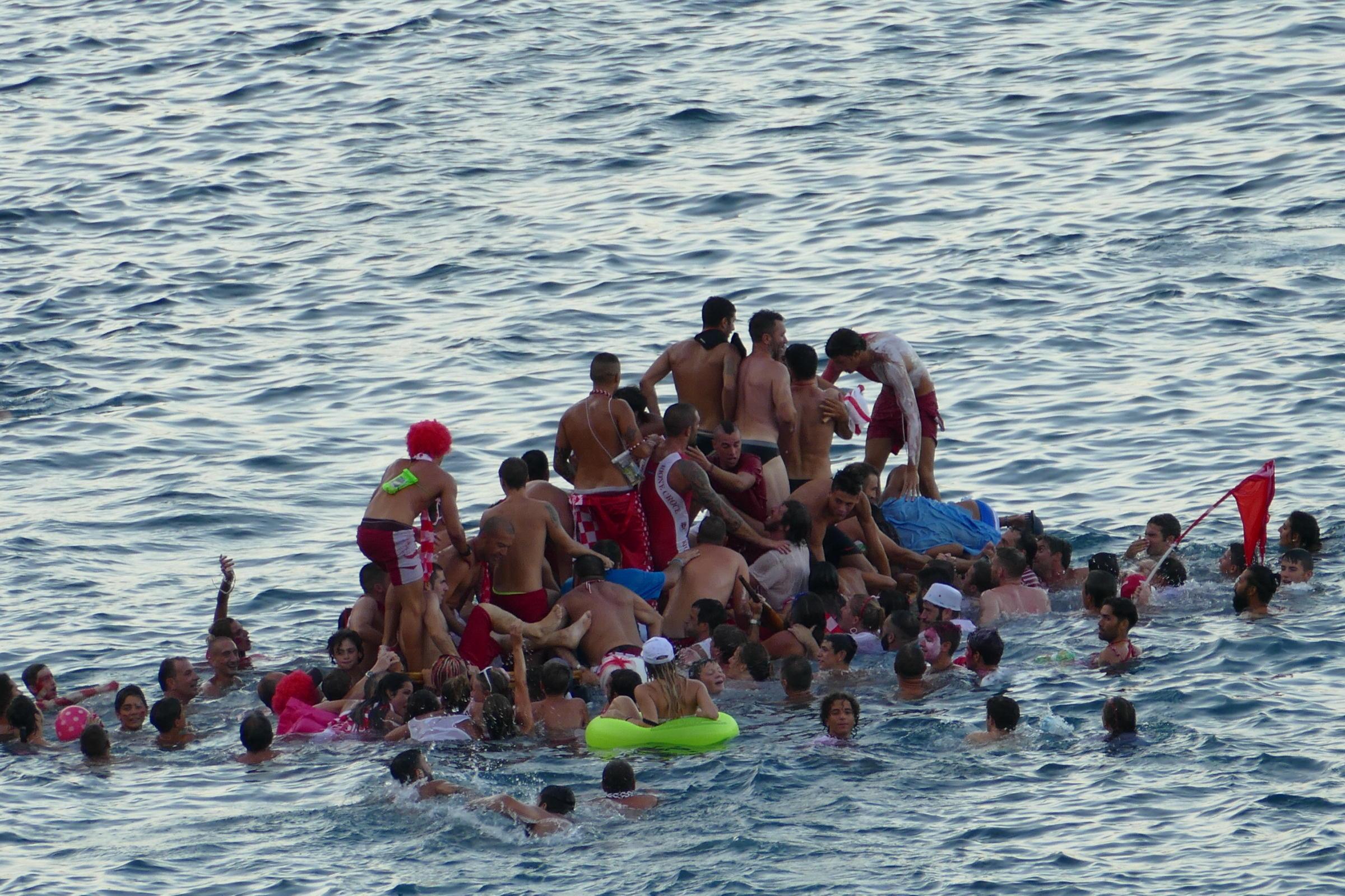 Il trionfo del Rione Croce (foto Russo)