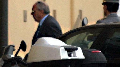Auto e onorificenze, assolto Pescel'ex viceprefetto scoppia in lacrime