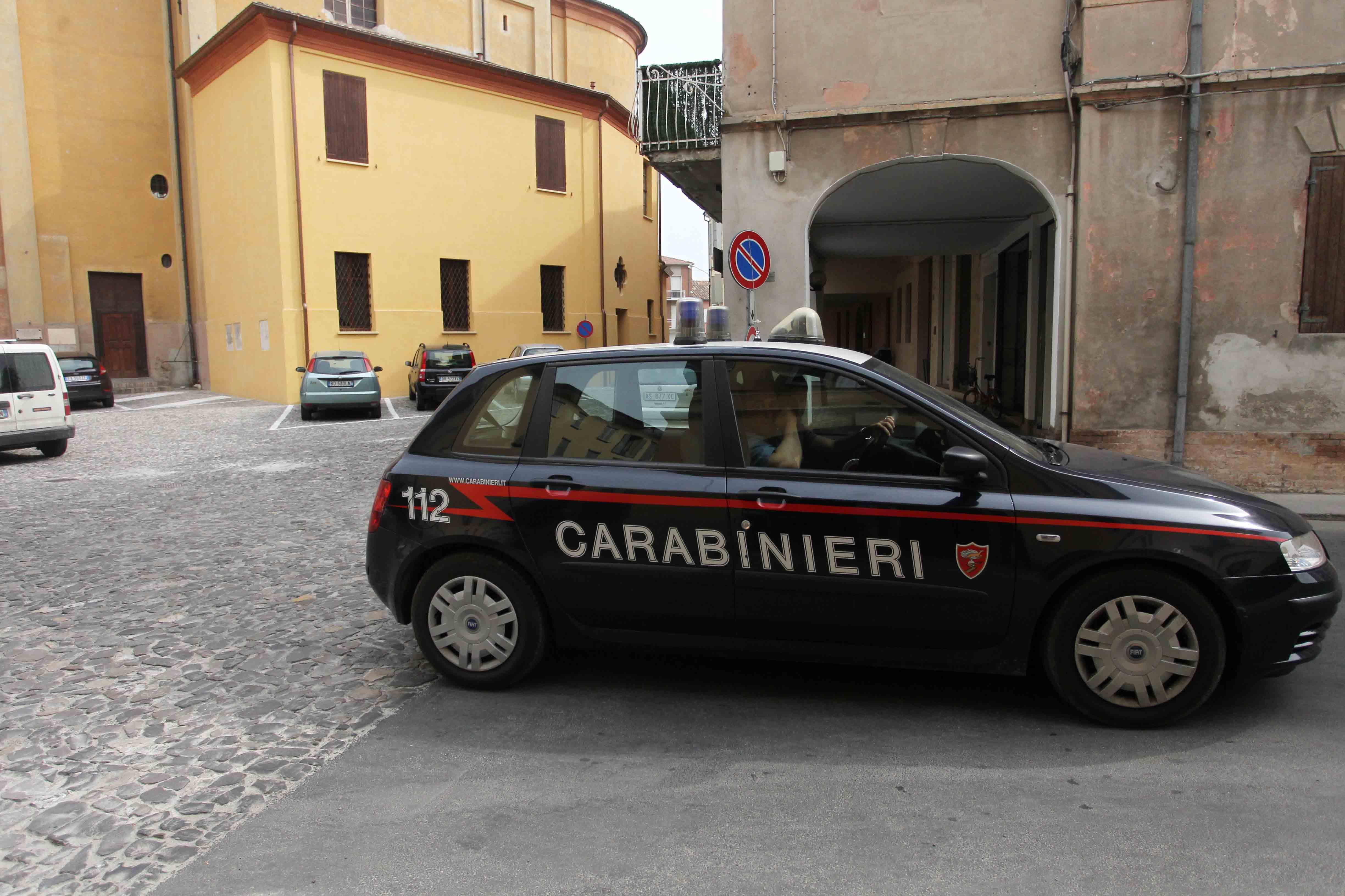 Furto in casa a Castelnovo Sotto: le ladre sono nuora e suocera