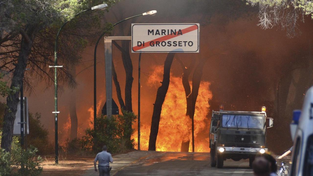 L'incendio che devastò Marina nel 2012 (foto Bf)