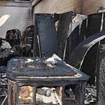 Incendio doloso al magazzinoin fumo le opere di Canuti e Trafeli