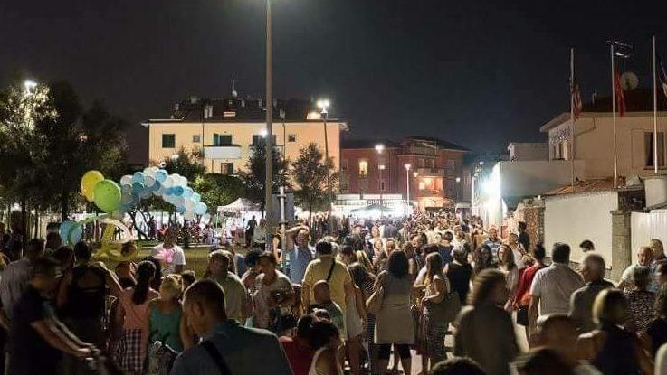 Una immagine di una passata festa sul lungomare di Rosignano