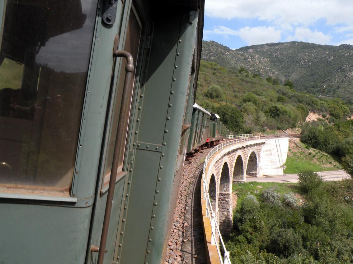 Trenino verde a pieno ritmo. Boom di turisti stranieri 