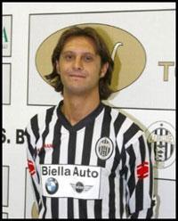 Calciatore ventiquattrenne di Pontederagrave dopo uno scontro in campo