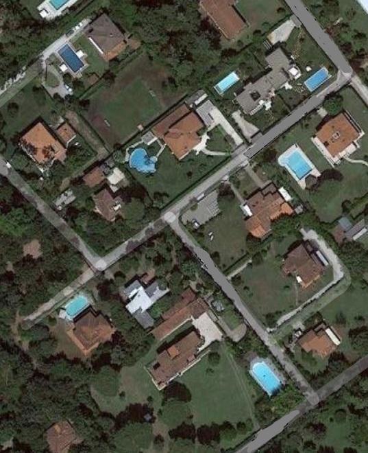 Una veduta dall'alto (con piscine) di Forte dei Marmi