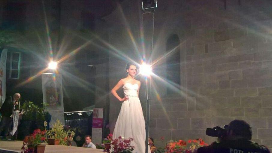 Tradizionale sfilata di moda e il mercatino PiazzaInArte