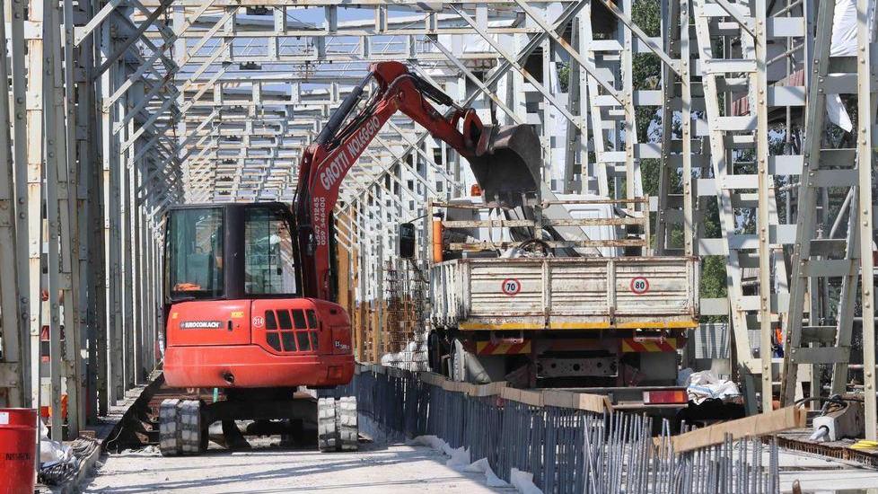 Ponte sul Po Corsa contro il tempo per il cantiere