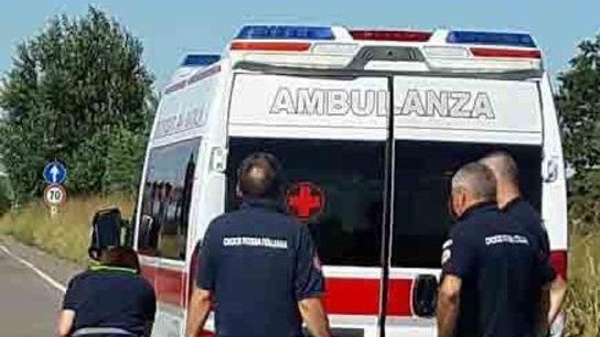 Scontro tra auto e moto sulla Cispadana Andrea Mortari, 46 anni, muore sul colpo
