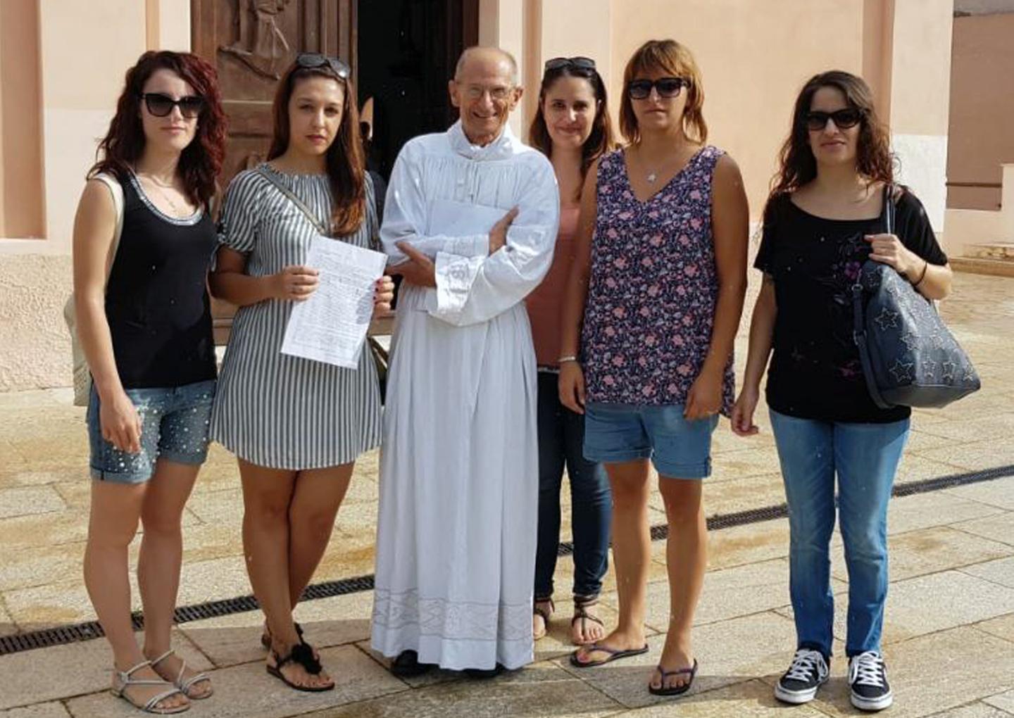 Le mamme al presidente in vacanza alla Maddalena: «Salvi lei il punto nascita» 
