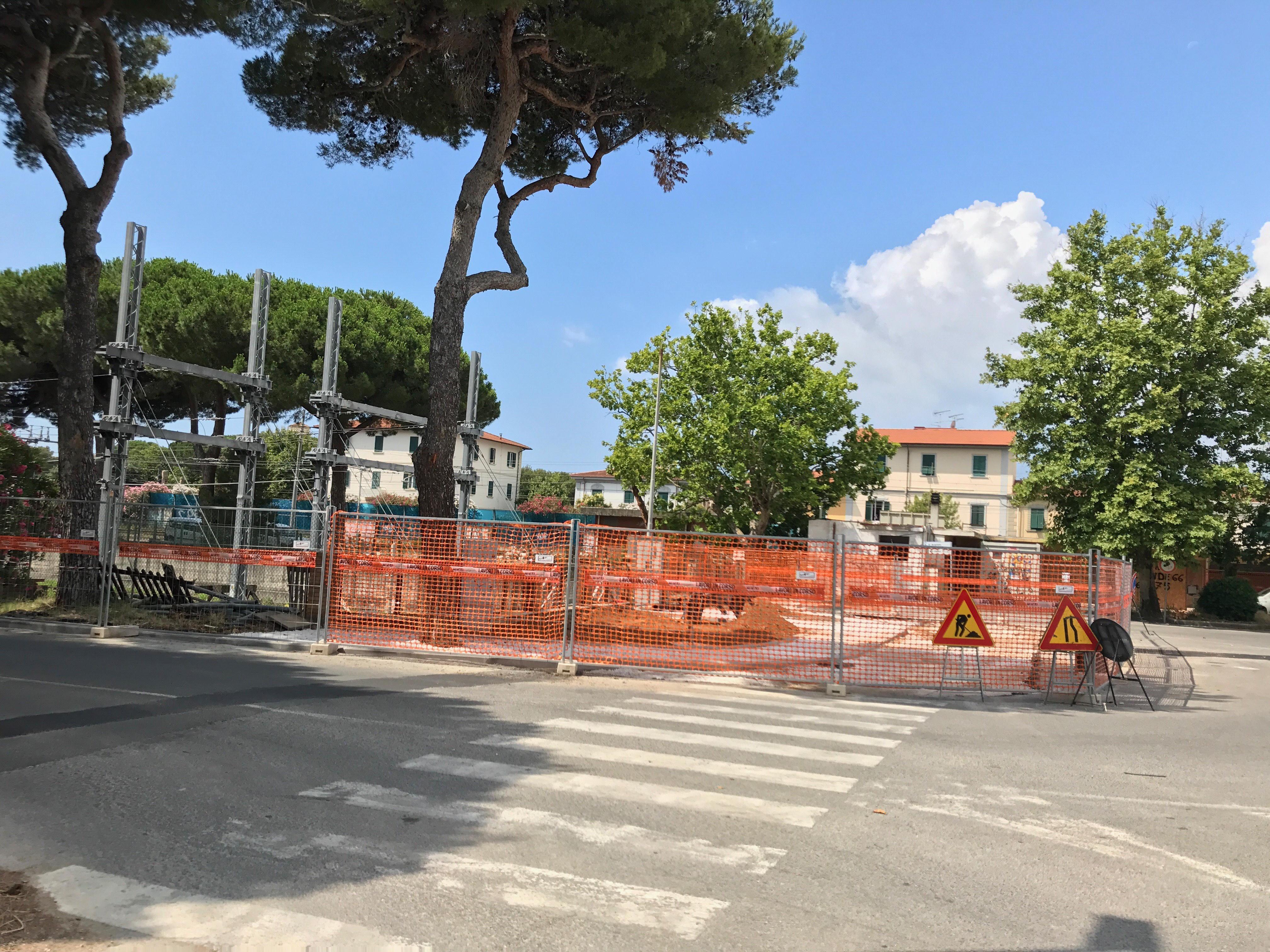I primi cantieri in piazza della Repubblica a Rosignano
