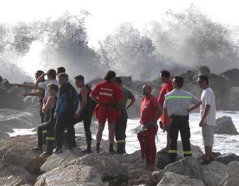 Ci vogliono bagnini sulle spiagge di ghiaia 