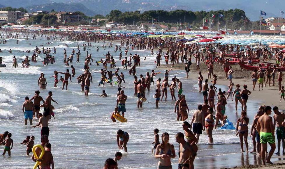 Momenti di tensione in spiaggia al Super Sport