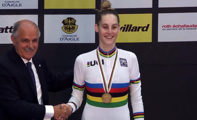Vittoria Guazzini sul podio di Aigle