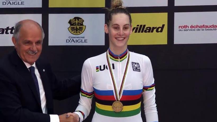Vittoria Guazzini sul podio di Aigle