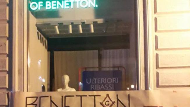 Striscione Forza Nuova contro Benetton