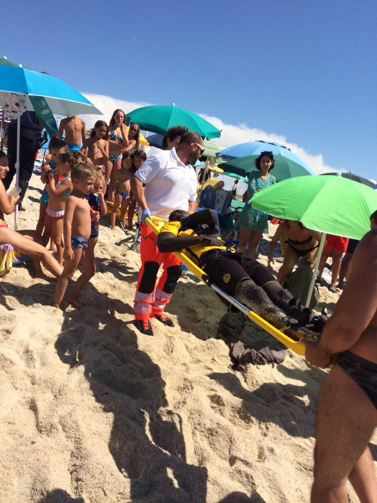 Ambulante aggredito in spiaggia 