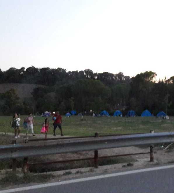 Blitz antibivacco all’alba Sequestrate cinquanta tende 