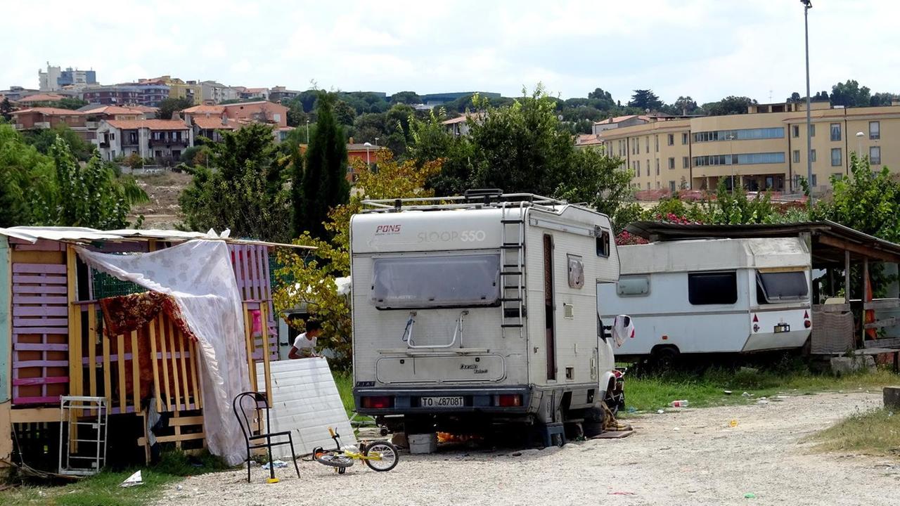 Campo nomadi di Sassari, l’Arpas: è una bomba ambientale 
