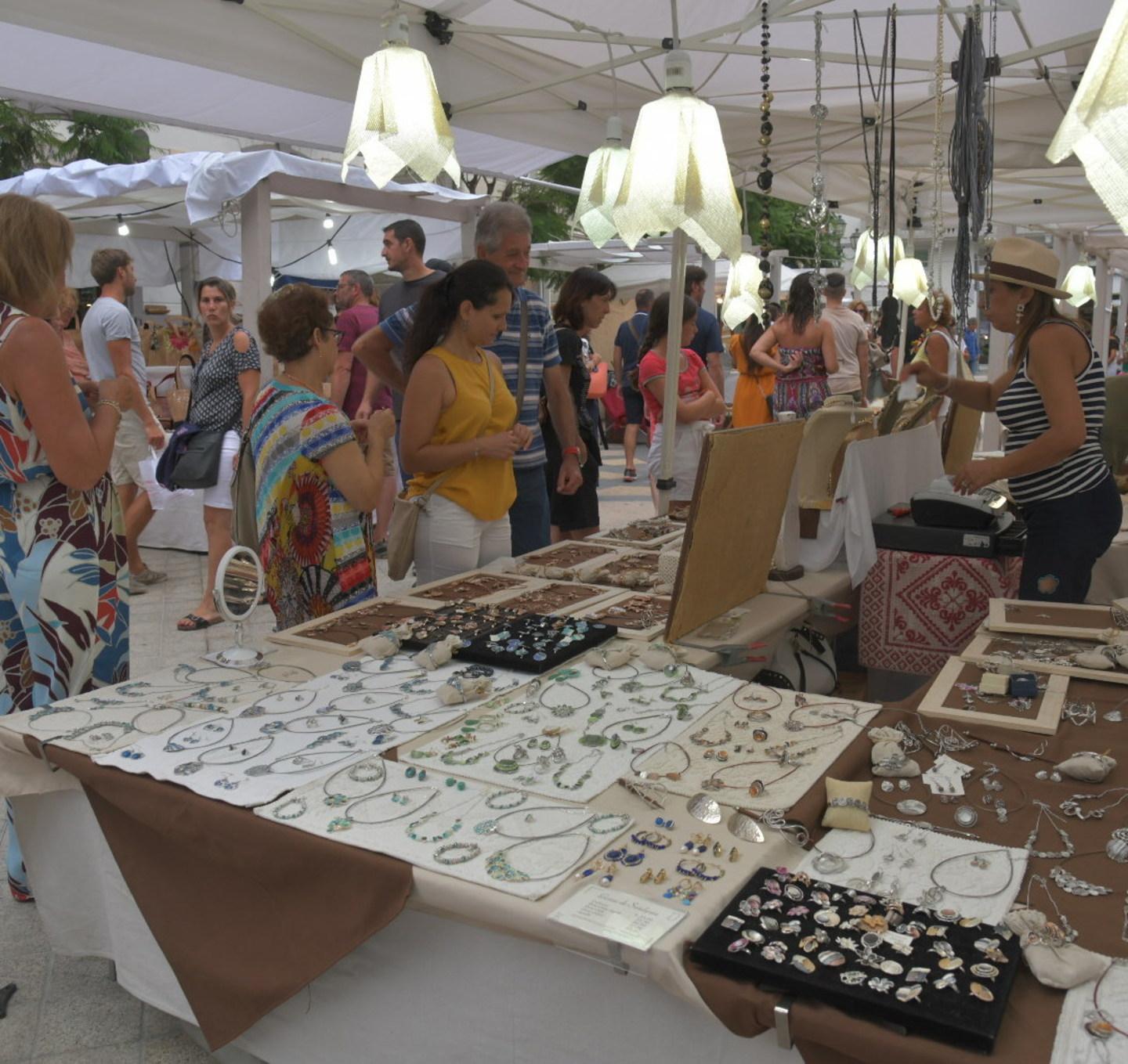 Tra sapori e artigianato folla in centro per Mirtò 