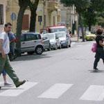 Grave ragazza investita sulle strisce