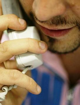 Telefonate hard, denunciato finto medico 