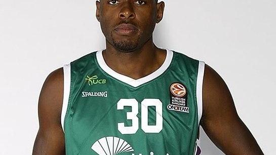 Pistoia punta su un coach livornese e un roster straniero per salvarsi