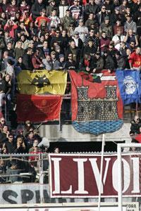 Irruzione ultrà nello spogliatoio amaranto