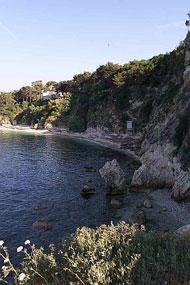 Il muro di Cala de’ Frati? E’ la punta di un iceberg 