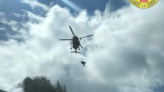 Escursionista si fa male, soccorsa dal Saer