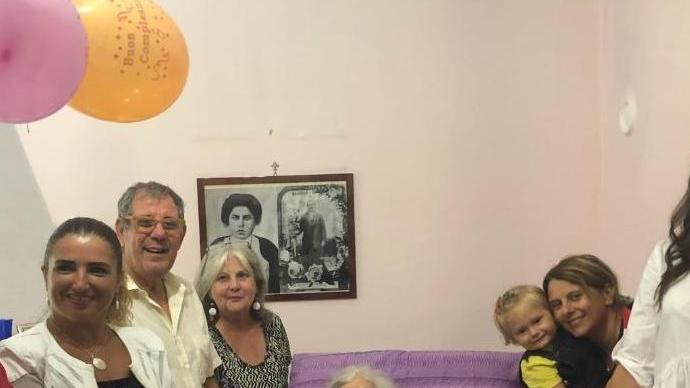 Zia Maria ha 103 anni, Thiesi festeggia la sua nonnina