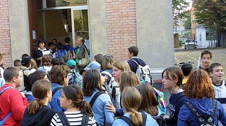 Medie e superiori, graduatorie esaurite: centinaia di cattedre coperte da supplenti