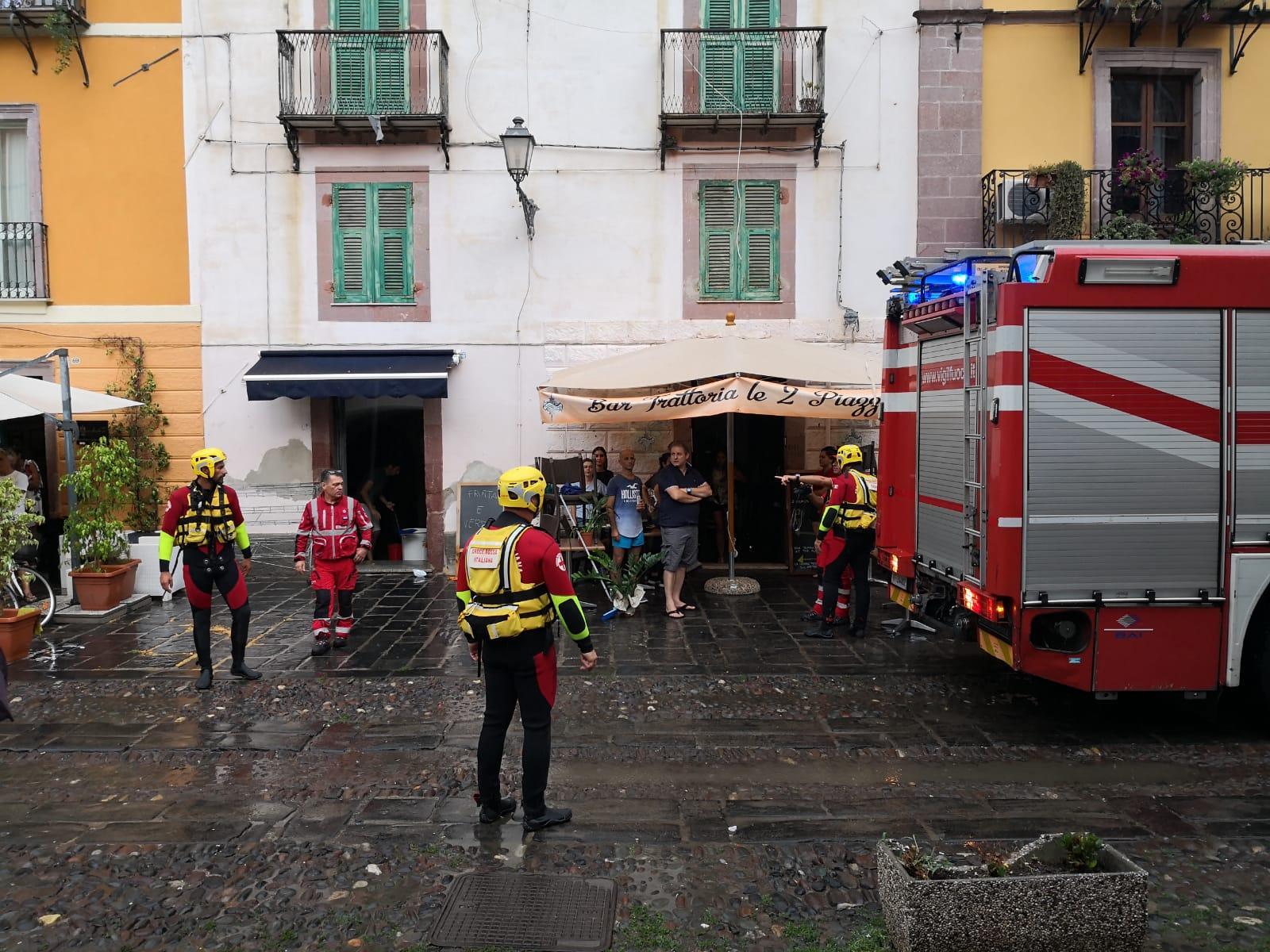 Vigili del fuoco a Bosa