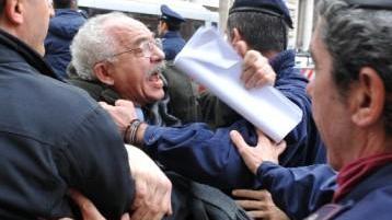 Insulti e spintoni: Buontempo assediato