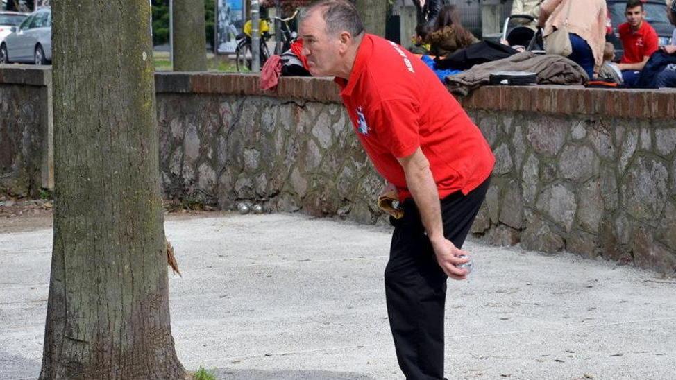 Bocce, lo sport dell’estate Stefano Sirianni in testa nel primo “triathlon” pisano
